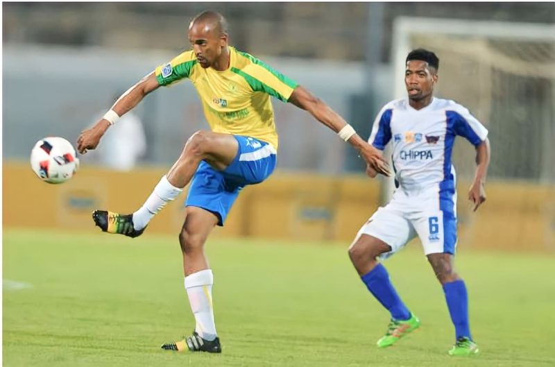 Tiyani Mabunda in action against Chippa United